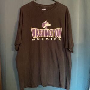 OVB University of Washington “Huskies” T-Shirt